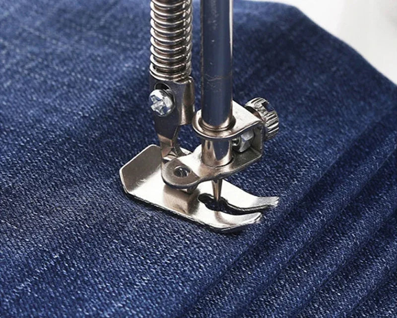 Mini Electric Sewing Machine Household Double Speed Sewing Machine with Night Light and Foot Pedal DIY Sewing Kit for Beginner